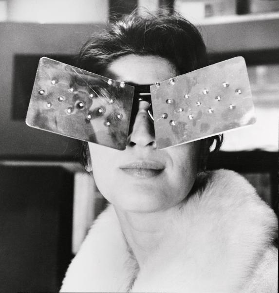 Martha Le Parc avec Lunettes pour une vision autre, 1965